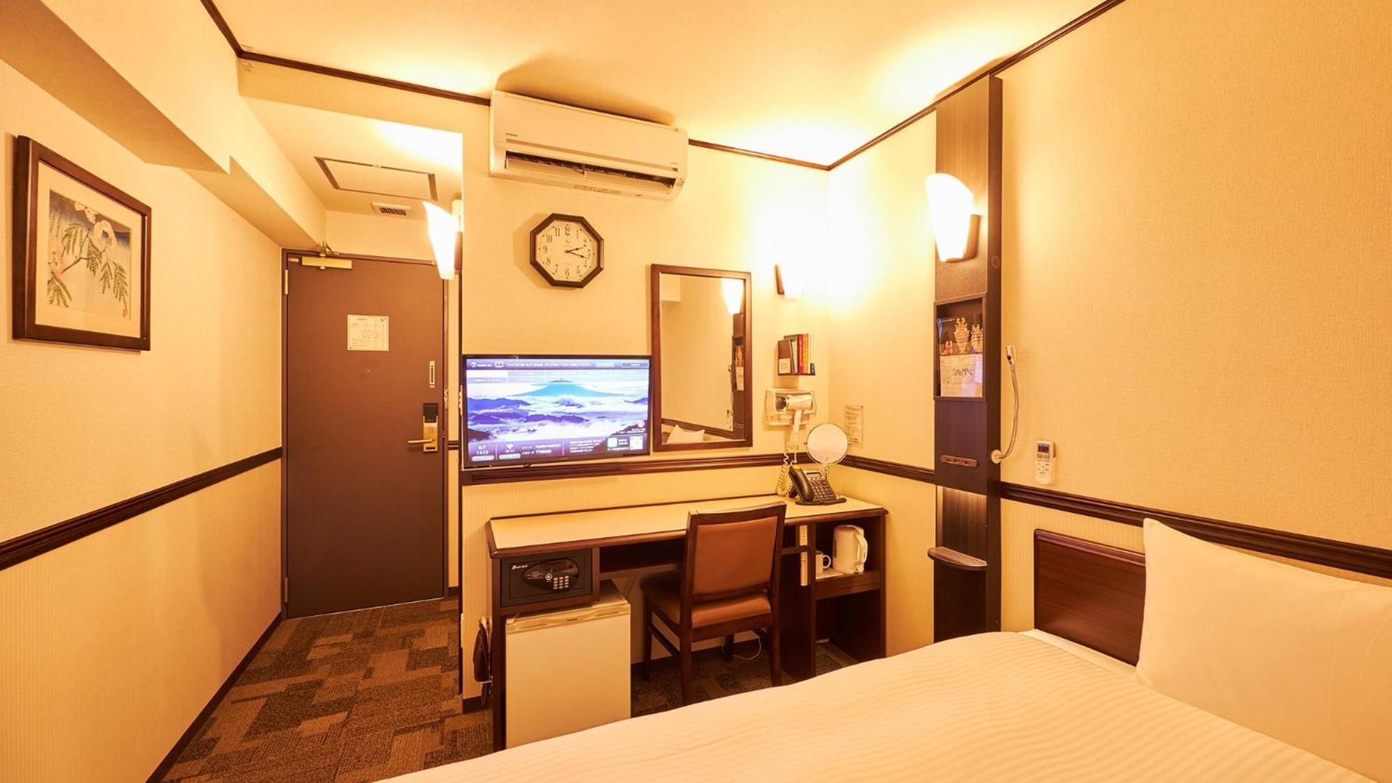 Toyoko Inn Osaka Tsuruhashi Ekimae Номер фото