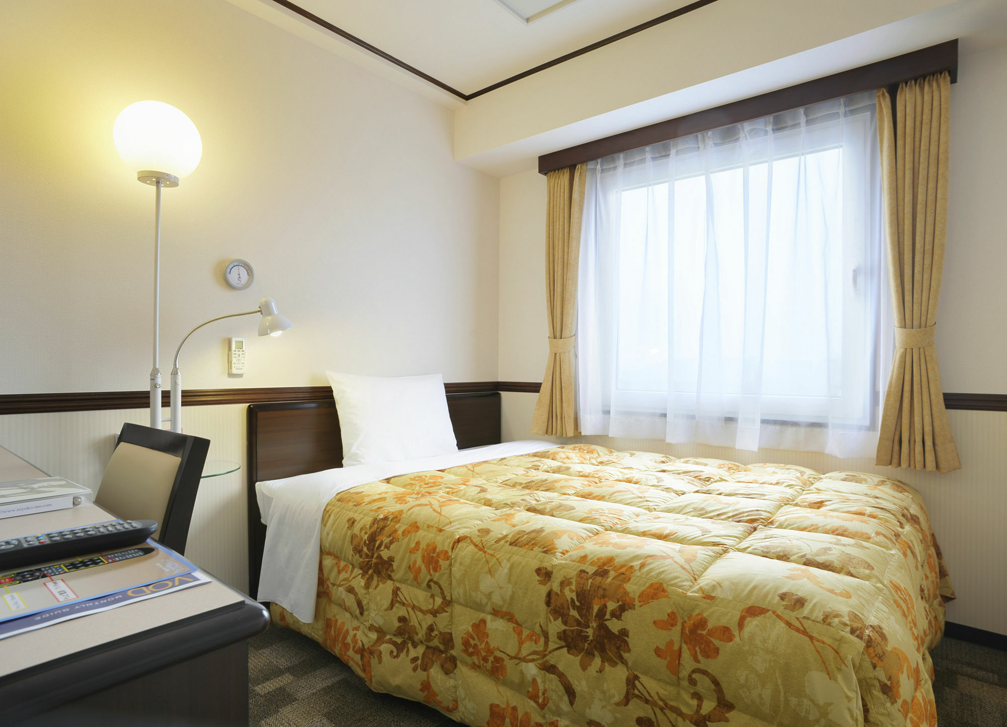 Toyoko Inn Osaka Tsuruhashi Ekimae Экстерьер фото